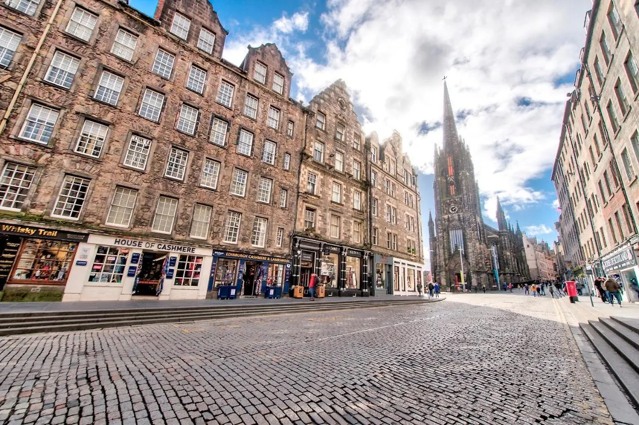 Pass The Keys Modern 3 Bed Flat On The Historic Royal Mile Apartment Edinburgh 0*,  United Kingdom