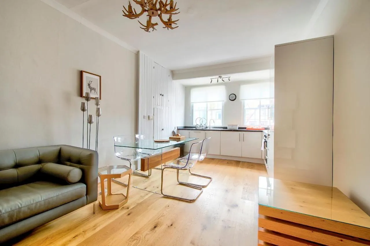Pass The Keys Modern 3 Bed Flat On The Historic Royal Mile Apartment Edinburgh