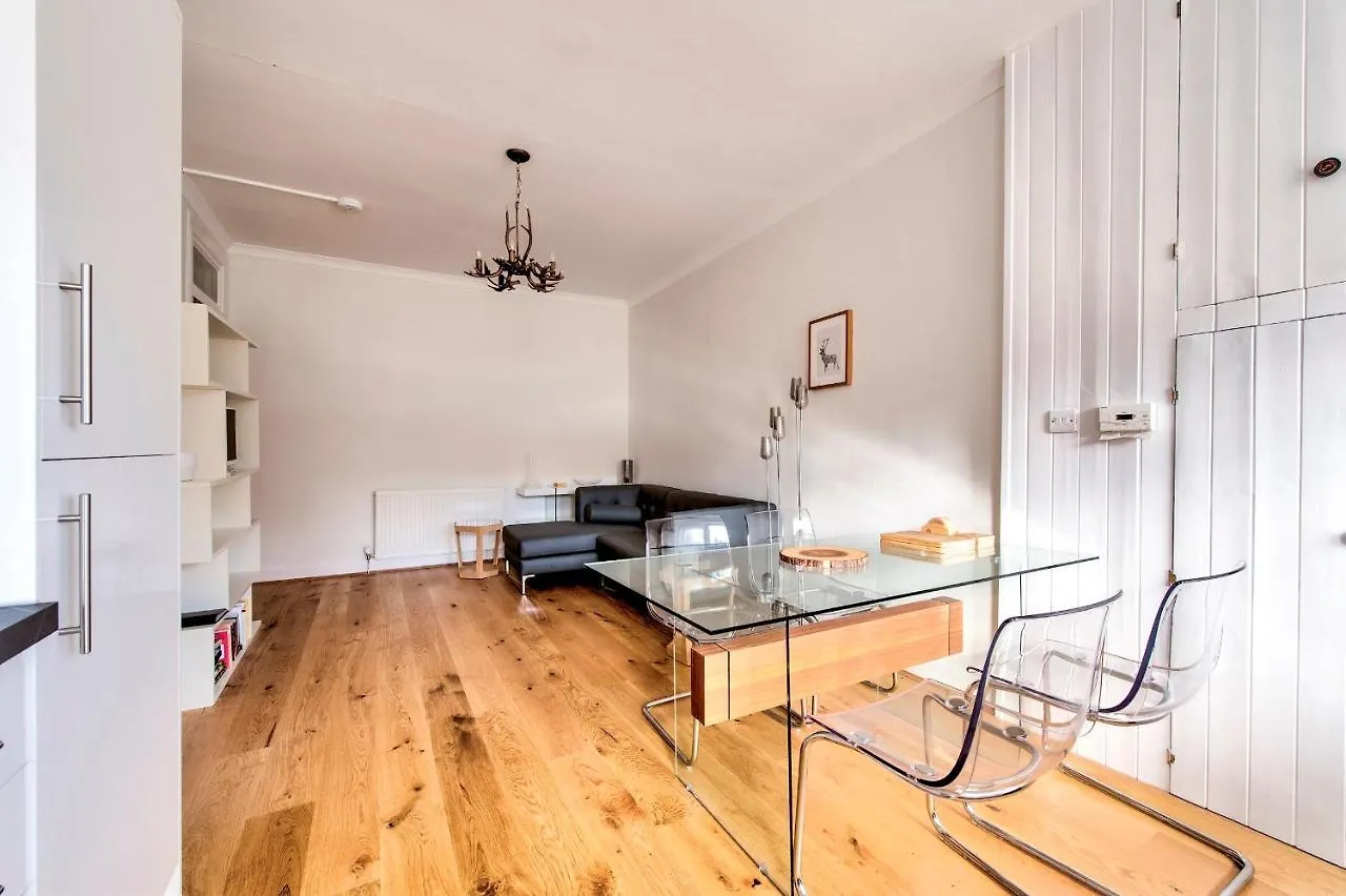 Pass The Keys Modern 3 Bed Flat On The Historic Royal Mile Apartment Edinburgh 0*,  United Kingdom