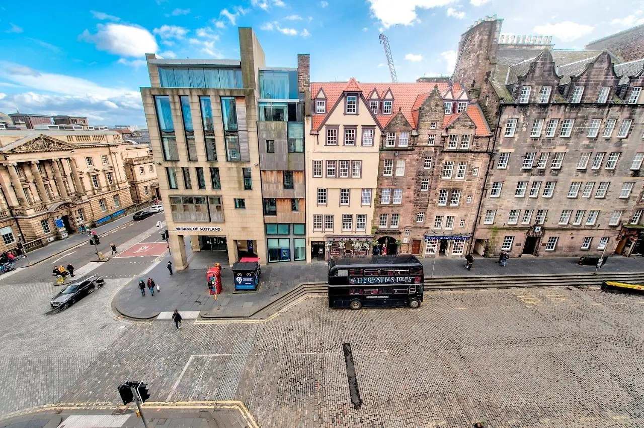 Pass The Keys Modern 3 Bed Flat On The Historic Royal Mile Apartment Edinburgh