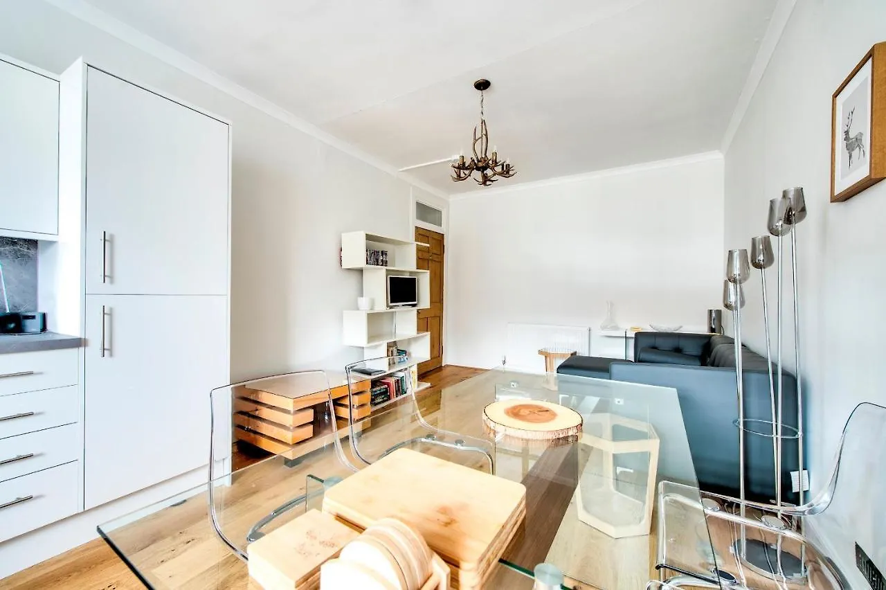 Pass The Keys Modern 3 Bed Flat On The Historic Royal Mile Apartment Edinburgh