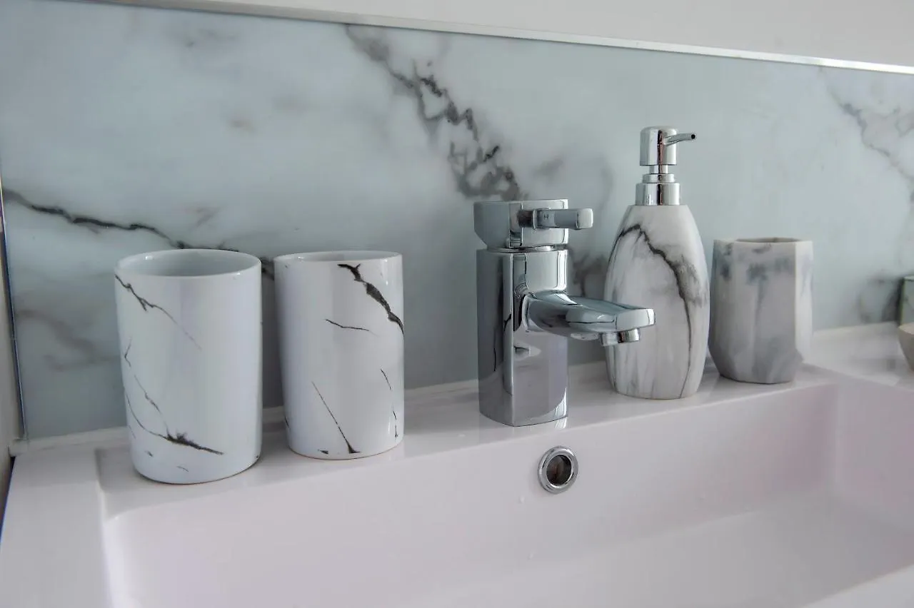 Pass The Keys Modern 3 Bed Flat On The Historic Royal Mile Apartment Edinburgh 0*,