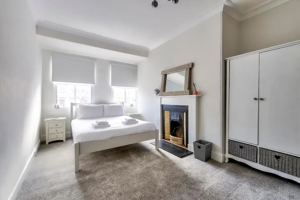 Pass The Keys Modern 3 Bed Flat On The Historic Royal Mile Apartment Edinburgh United Kingdom