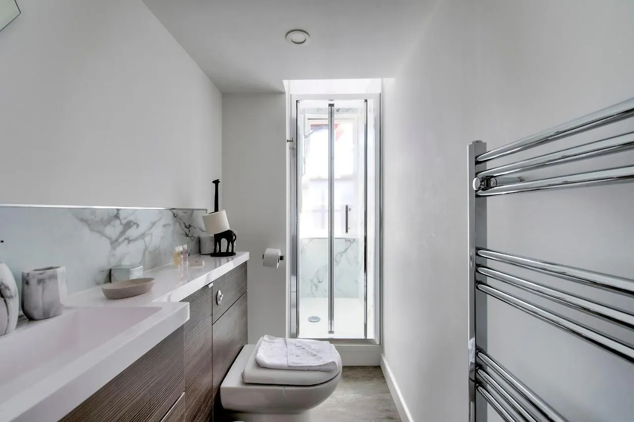 爱丁堡Pass The Keys Modern 3 Bed Flat On The Historic Royal Mile公寓 0*, 爱丁堡 英国